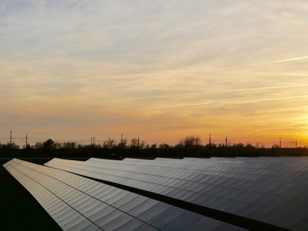 Solar Battery Trickle Charger