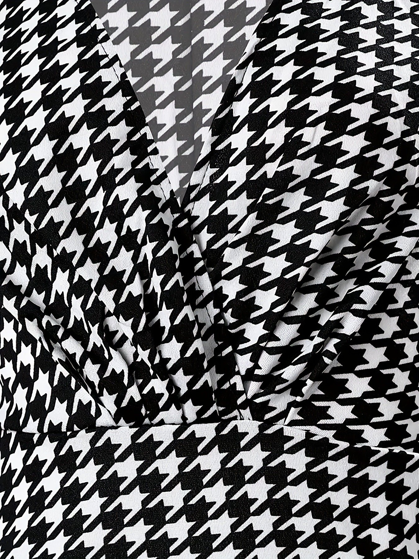 Stunning Plus Size Houndstooth Print Bodycon Dress - Plus Size Dresses - Long Sleeve, V Neck, Elegant, Women's Formal Wear for Special Occasions - High-Quality Fabric, Comfortable Fit, Classic Design - Image 7