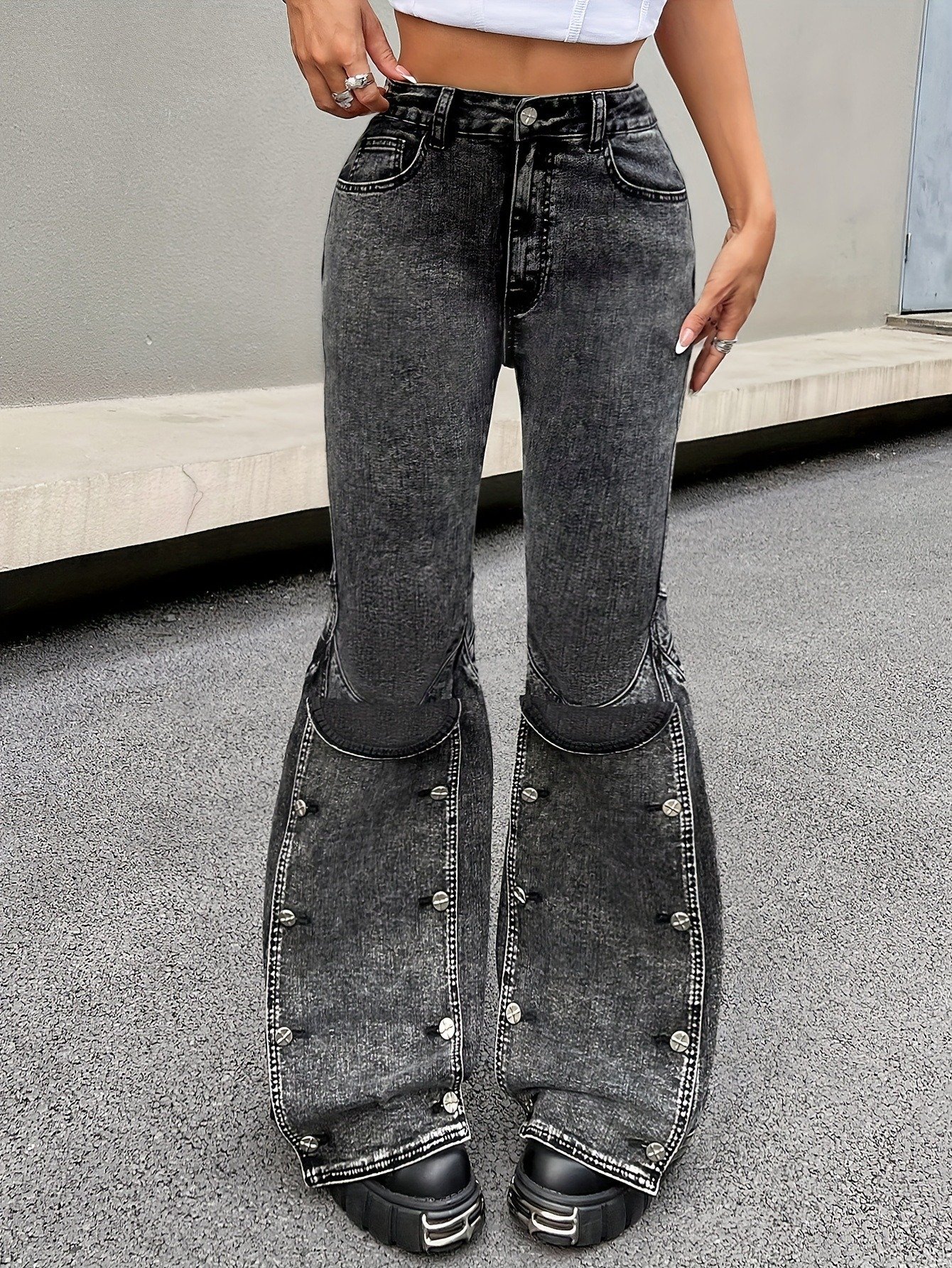 Stylish Relaxed Fit Denim Jeans - Women Jeans with Zipper Button Closure, Street Style, Soft Washed Fabric, and Comfortable Loose Leg Design - Perfect for Casual Daily Wear