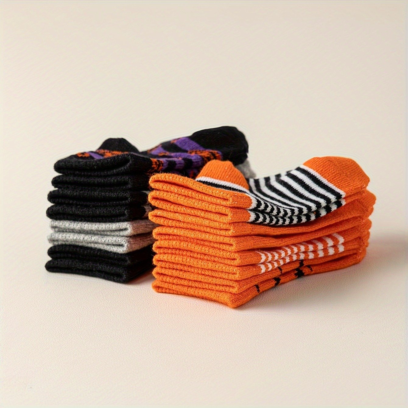 8 Pairs Of Comfortable And Stylish Wrinkle-resistant Halloween Baby Socks Made Of Cotton Blend. - Image 3