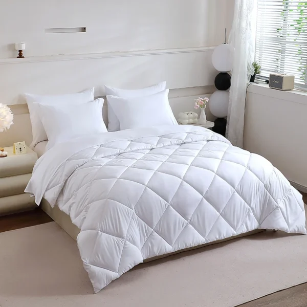 Premium 7-Piece King Bedding Set Durable Polyester Includes Mattress Topper Pillowcases Flat Sheet for Relaxation Simple