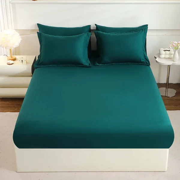 7-Piece Mattress Topper Comforter and Pillowcases Flat Sheet Set Premium Bedding for Comfort and Relaxation - Image 4